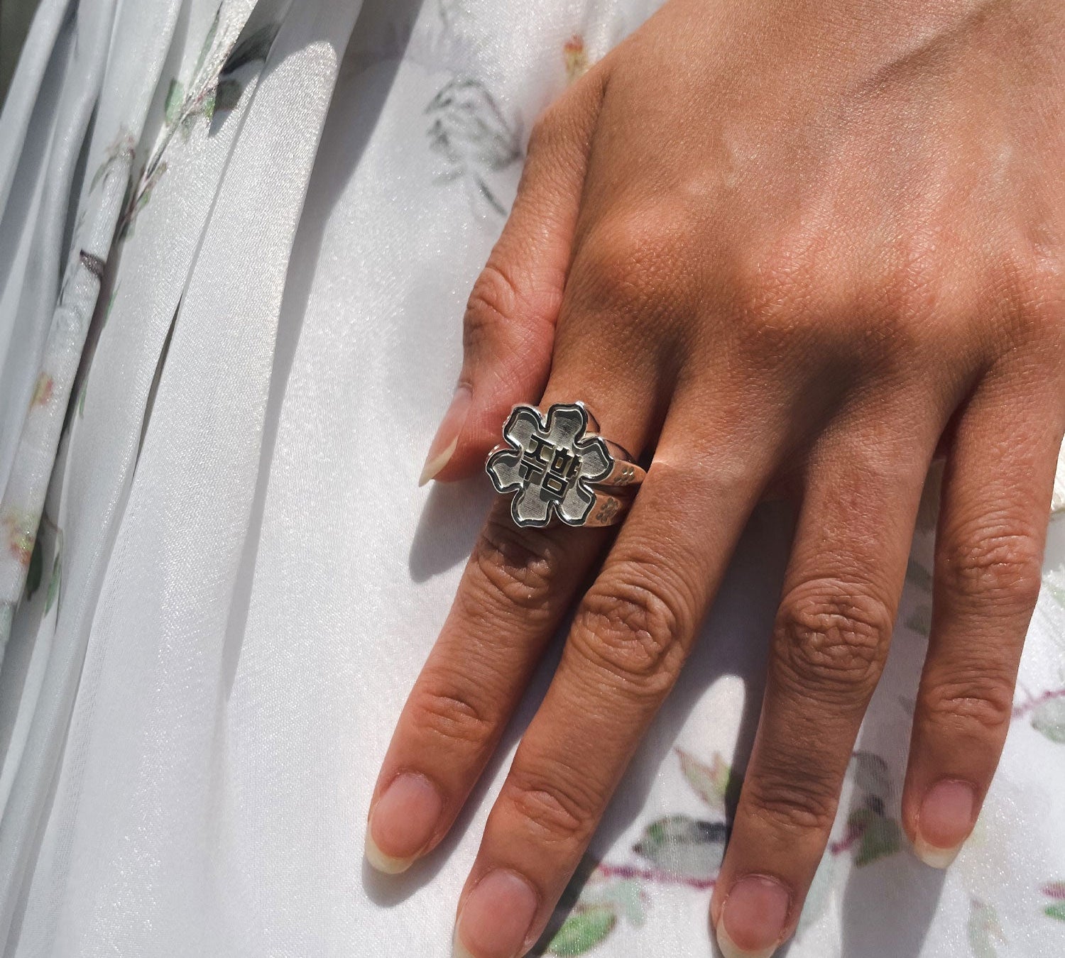 NUNCHI "눈치" Lotus Flower Signet Ring-nunchi